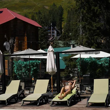 Julia Hotel *